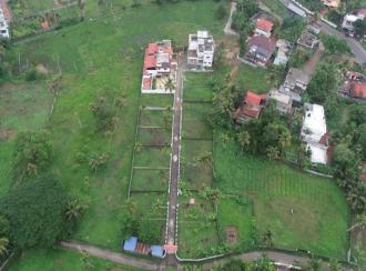 Residential Land for Sale in Ernakulam, Aluva, West kadungalloor, Vrindawan Bus Stop