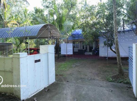 Commercial Building for Sale