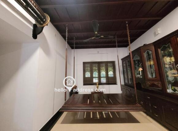 TRADITIONAL HOME INTERIOR