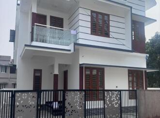 Residential House Villa for Sale in Ernakulam, Tripunithura, Udayamperoor, Valiyakulam