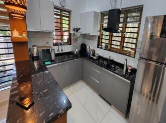 Residential House Villa for Sale in Idukki, Thodupuzha, Thodupuzha town, Kanjiramattom Temple Road