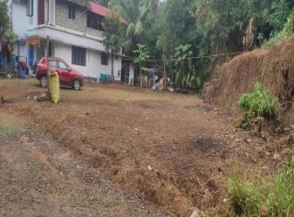 Residential Land for Sale in Thrissur, Thrissur, Urakam, Near to Veliyathuparambu mosque