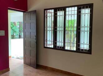 Residential House Villa for Sale in Ernakulam, Ernakulam town, Ponnurunni, Narayanan Asan Road, Muhammed Kutty Master Lane.