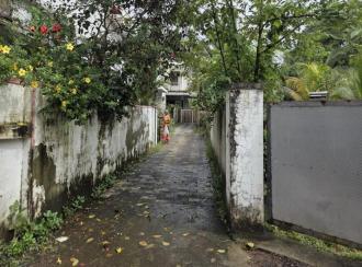 Residential Land for Sale in Ernakulam, Maradu, Kundannoor