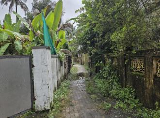 Residential Land for Sale in Ernakulam, Maradu, Kundannoor