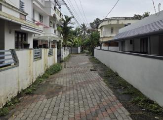 Residential Land for Sale in Ernakulam, Maradu, Kundannoor