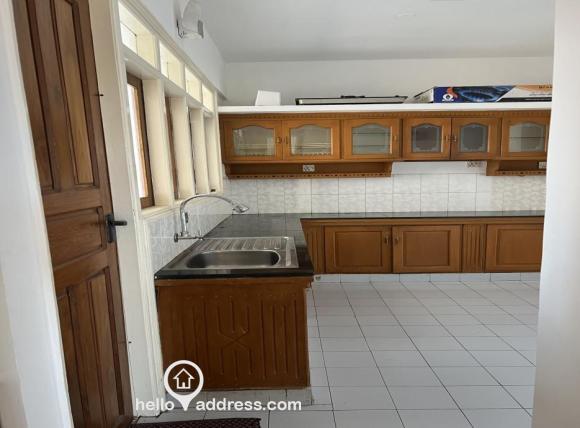 Kitchen with separate washing area