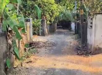 വാസയോഗ്യമായ ഭൂമി വില്പനയ്ക്ക് എറണാകുളം, Aluva, Aluva, Nedumbassery Post Office Junction