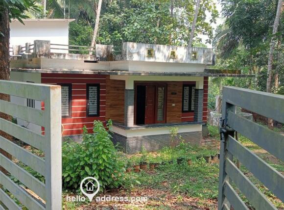 വാസയോഗ്യമായ വീട്  / ഉല്ലാസഭവനം വില്പനയ്ക്ക് 