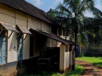 Commercial Building for Rent in Thrissur, Chalakudy, Ashtamichira, ANNALLUR TIELS FACTORY