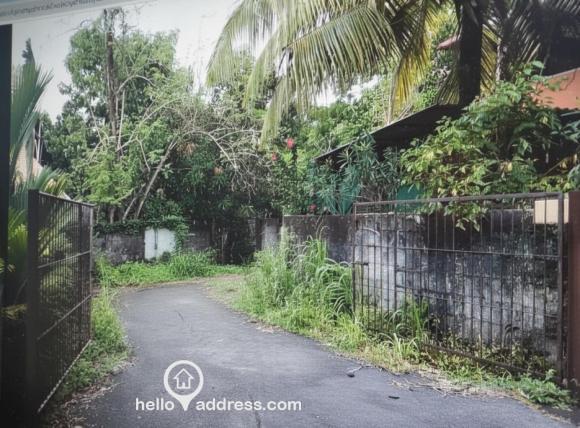 Approach road for car and lorry
