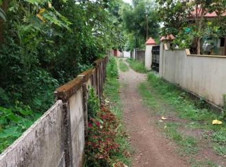 Residential Land for Sale in Ernakulam, Aluva, Desam
