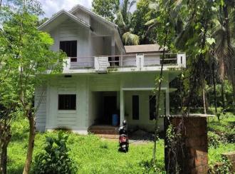 വാസയോഗ്യമായ വീട്‌ വില്പനയ്ക്ക് Malappuram, Malappuram, Padinjattumuri
