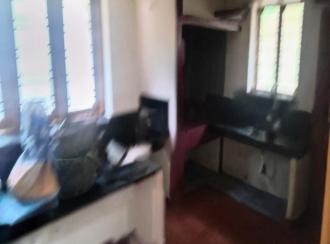 വാസയോഗ്യമായ വീട്‌ വില്പനയ്ക്ക് Pathanamthitta, Konni, Aruvappulam