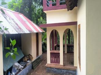 വാസയോഗ്യമായ വീട്‌ വില്പനയ്ക്ക് Pathanamthitta, Konni, Aruvappulam