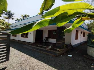 വാസയോഗ്യമായ വീട്‌ വില്പനയ്ക്ക് എറണാകുളം, Kalady, Kalady