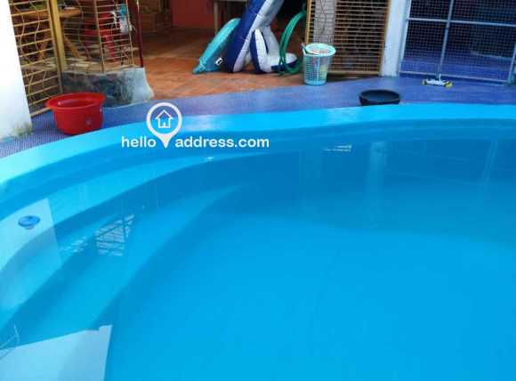 House with swimming pool