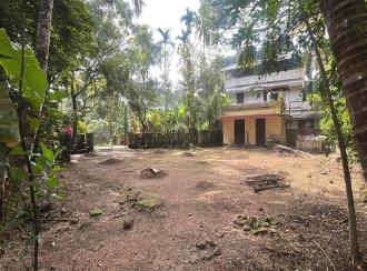 Residential Land for Sale in Thrissur, Kodungallur, Pullut