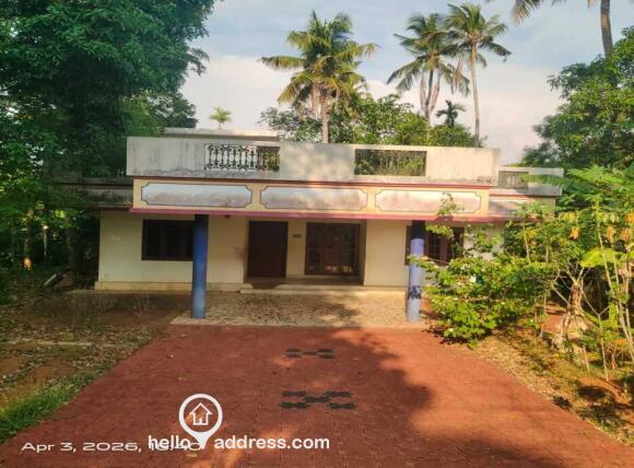 House with 40 cent land