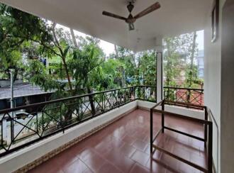Residential House Villa for Sale in Ernakulam, Maradu, Nettoor, lakeshore hospital