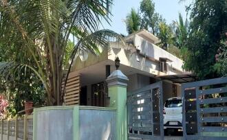 വാസയോഗ്യമായ വീട് വില്പനയ്ക്ക് എറണാകുളം, Piravom, Ramamagalam