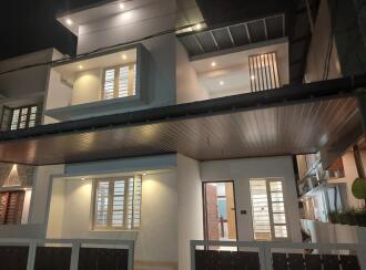 Residential House Villa for Sale in Ernakulam, Maradu, Maradu
