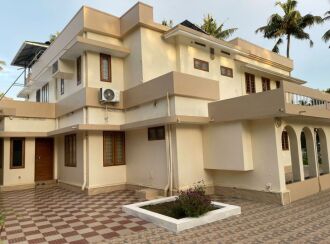 Residential Land for Sale in Thrissur, Chalakudy, Vellanchira, Karoor-Kombodinjamakkal PWD Road