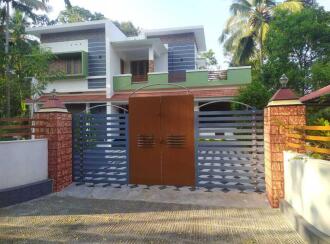 Residential Land for Sale in Pathanamthitta, Thiruvalla, Othera, puthencav eraviperoor road, near kunnekad ayyappa temple.