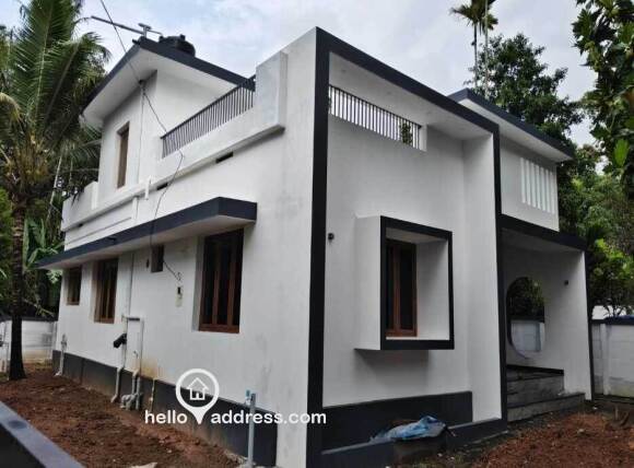 HOUSE PROPERTY SALE AT KARUKUTTY 7012177163