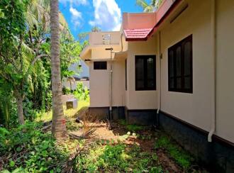 Residential House Villa for Sale in Pathanamthitta, Thiruvalla, Kizhakkanmuthoor, Near Believers Church Residential School