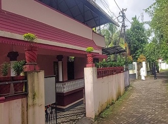 വാസയോഗ്യമായ വീട് വില്പനയ്ക്ക് കോട്ടയം, Kottayam town, Thazhatangady, Aravupuzha