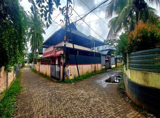 വാസയോഗ്യമായ വീട് വില്പനയ്ക്ക് കോട്ടയം, Kottayam town, Thazhatangady, Aravupuzha