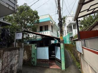 Residential House Villa for Sale in Ernakulam, Thoppumpady, Mundamveli, St. Luis Chapel road, Mundamvely.