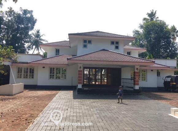 Premium 5 BHK Independent House on 42.5 Cents – Prime Location near MC Road