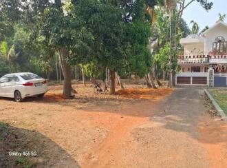 Residential Land for Sale in Ernakulam, Aluva, Alangad, Akashavani,Alangad
