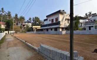 Residential Land for Sale in Trivandrum, Sreekariyam, Sreekariyam, Edavkodu chembaka scjhool