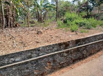വാസയോഗ്യമായ ഭൂമി വില്പനയ്ക്ക് Pathanamthitta, Kozhencherry, Aranmula, Aranmu;la -Pandalam Bus route. At Nalkalikkal