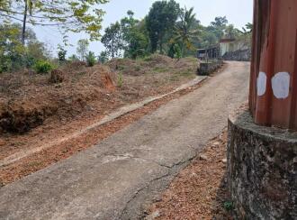 വാസയോഗ്യമായ ഭൂമി വില്പനയ്ക്ക് Pathanamthitta, Kozhencherry, Aranmula, Aranmu;la -Pandalam Bus route. At Nalkalikkal