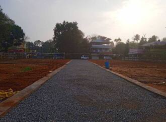 Residential Land for Sale in Ernakulam, Mulanthuruthy, Pallithazham, Mulanthuruthy - Kottayam road