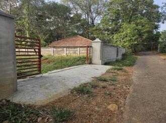 Residential Land for Sale in Ernakulam, Puthencruz, Venkida, Venkida-Puthencruz Road