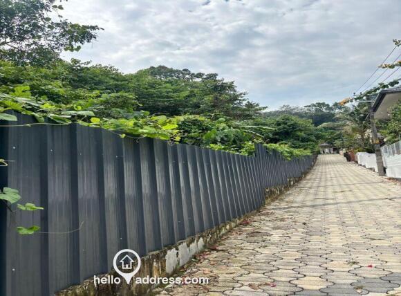 Side road from northeast to northwest