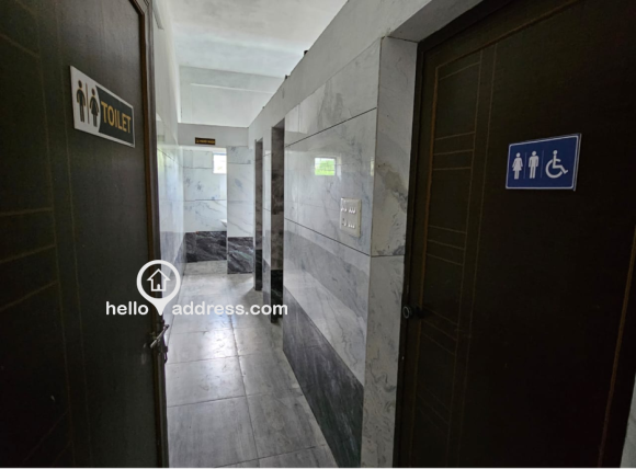 BLDG KADY TOILETS
