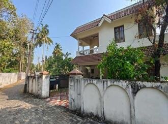 Residential House Villa for Sale in Ernakulam, Aluva, Aluva, Chembakassery kadavu road