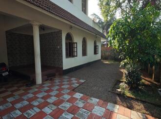 Residential House Villa for Sale in Ernakulam, Aluva, Aluva, Chembakassery kadavu road