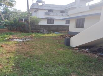 വാസയോഗ്യമായ വീട് വില്പനയ്ക്ക് Kollam, Karunagapally, Edakulangara, Murugalayam Temple