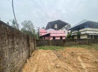 Residential Land for Sale in Ernakulam, Tripunithura, Thiruvankulam, LBS road