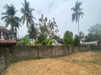 Residential Land for Sale in Ernakulam, Tripunithura, Thiruvankulam, LBS road