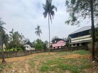 Residential Land for Sale in Ernakulam, Tripunithura, Thiruvankulam, LBS road