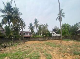 Residential Land for Sale in Ernakulam, Tripunithura, Thiruvankulam, LBS road