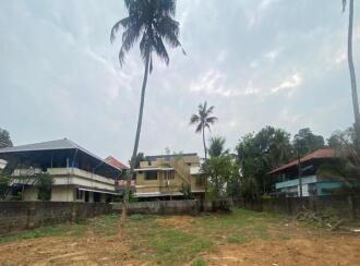 Residential Land for Sale in Ernakulam, Tripunithura, Thiruvankulam, LBS road